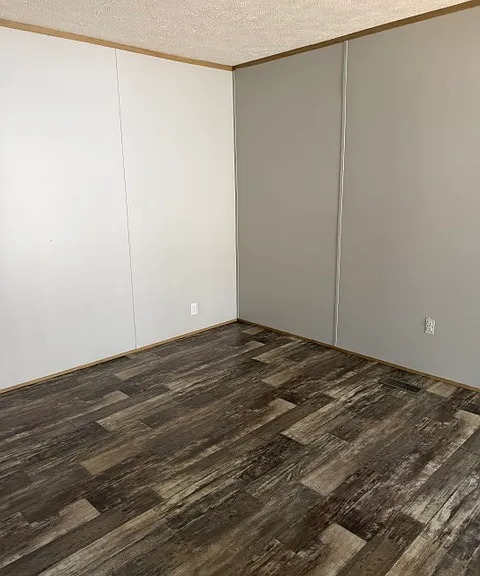503 King Richard Dr — Photo 10