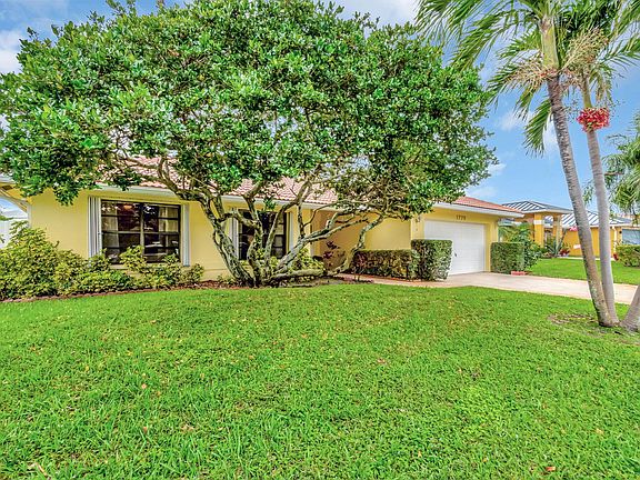 4th image of 1779 Pierce Drive