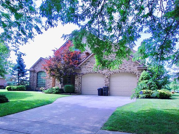 2nd image of 1457 Woodridge Rd