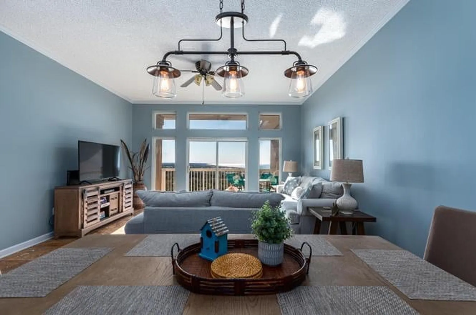2 bed, 2.0 bath, 1140 sqft, $3,439 — Photo 4