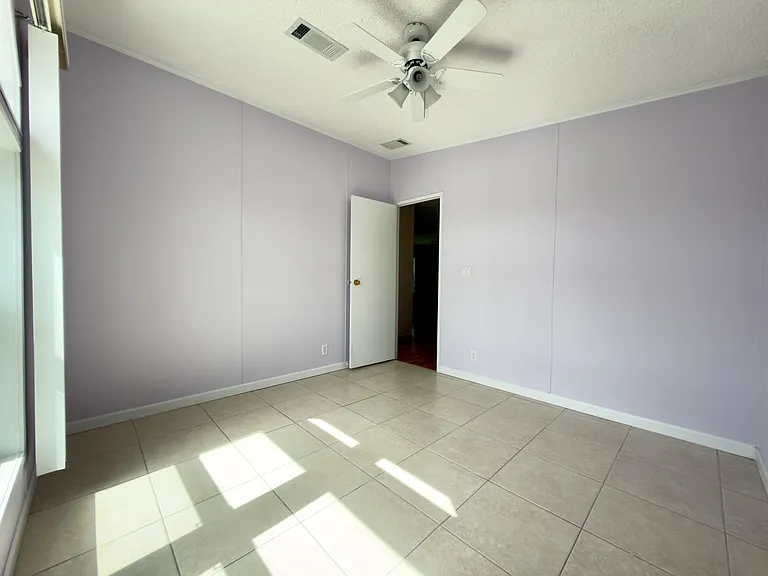 827 Sun Glow St — Photo 27