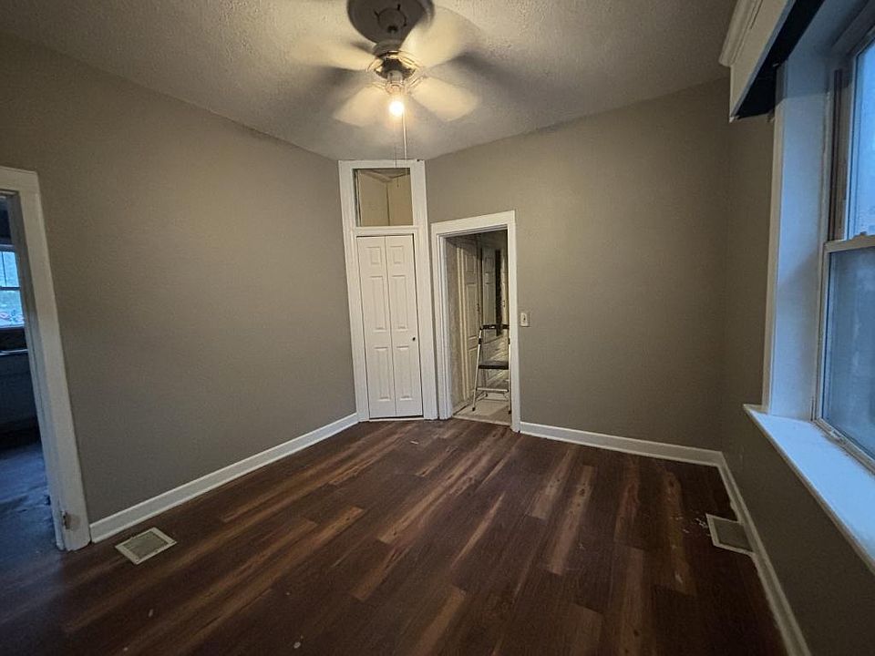 2nd image of 615 N Main St