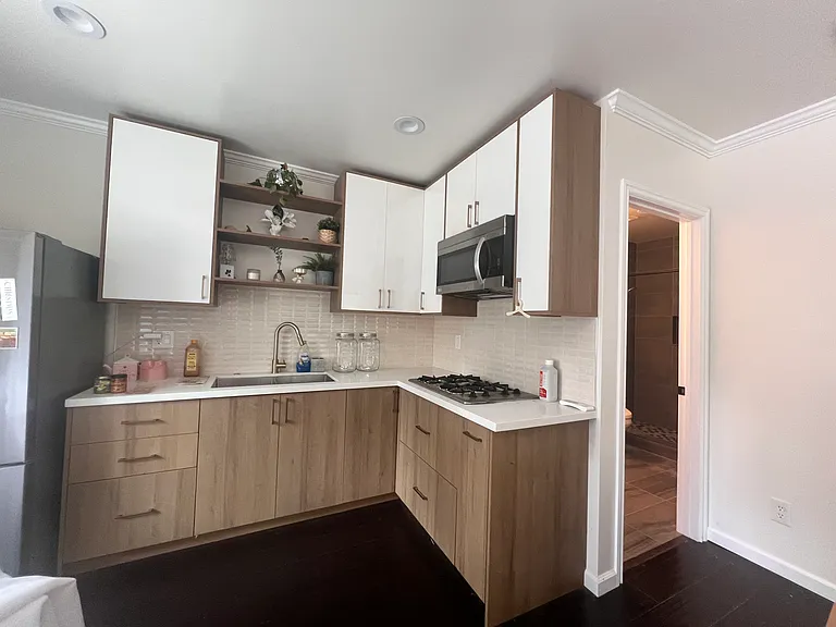 670 Lombardy Pl — Photo 10