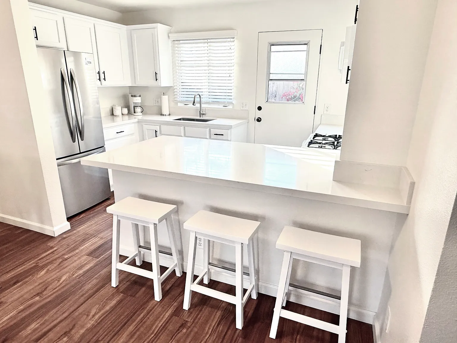 2 bed, $4,400 — Photo 4