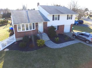 1937 Ravenwood Dr, Bethlehem, PA 18018