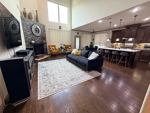 1023 Olivia Dr Photo 1