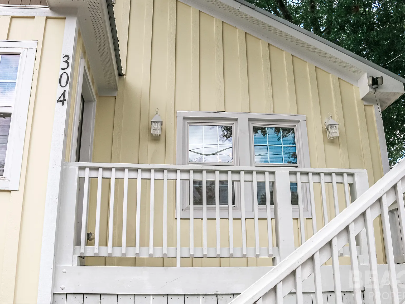 3 bed, 2.5 bath, 1344 sqft, $2,100 — Photo 2
