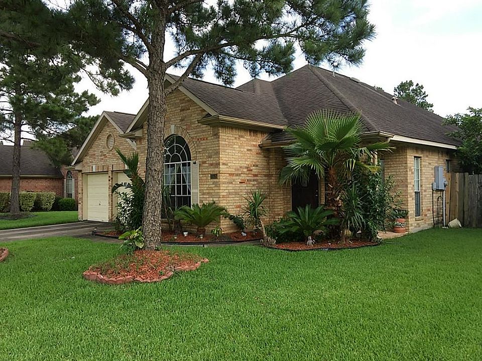 1st image of 15535 Valley Creek Dr