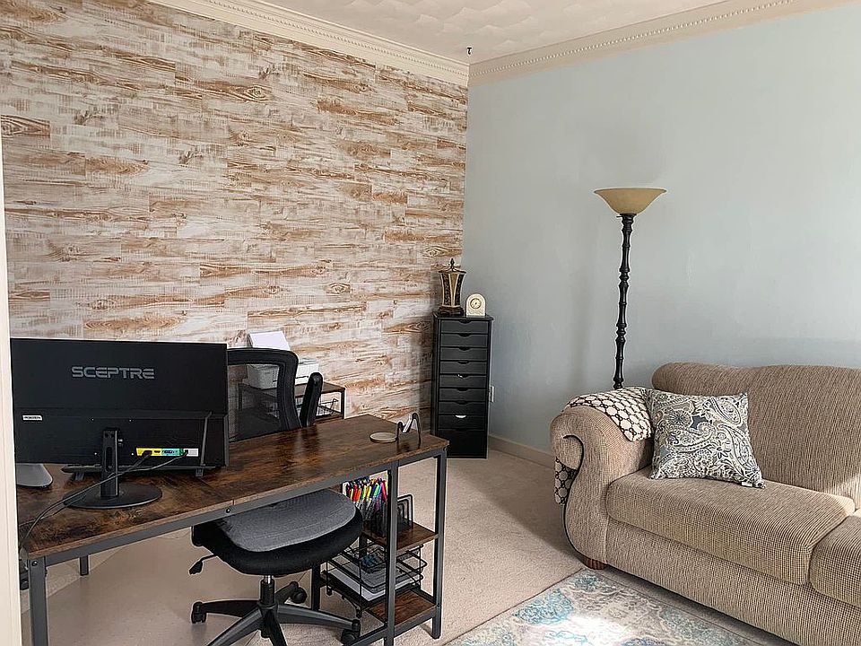 1st image of 19 Wembley Ct