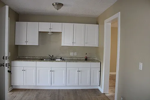 201 W Fairchild Dr Photo 1