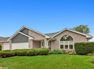 1252 Eagle Crest Dr, Lemont, IL 60439