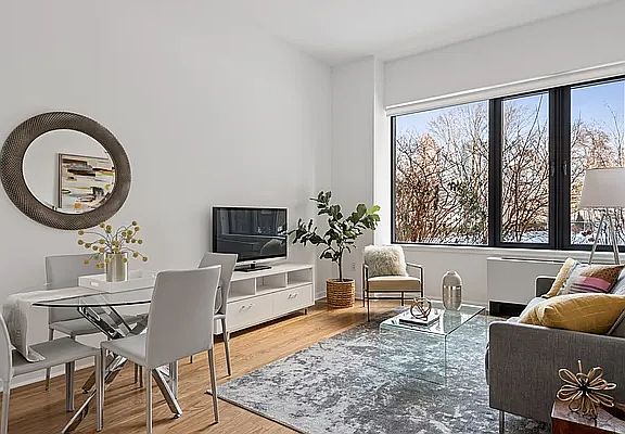 5th image of 455 Main St APT 1C