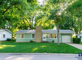 1005 Lilac Ln, Wamego, KS 66547