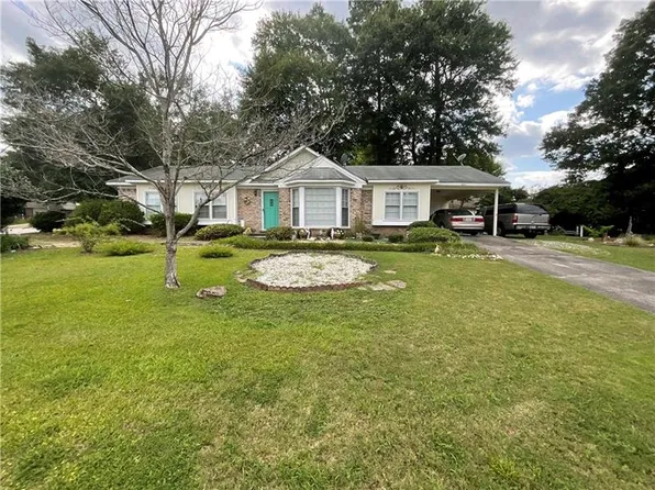4401 Bridgewater Dr, Phenix City, AL 36867