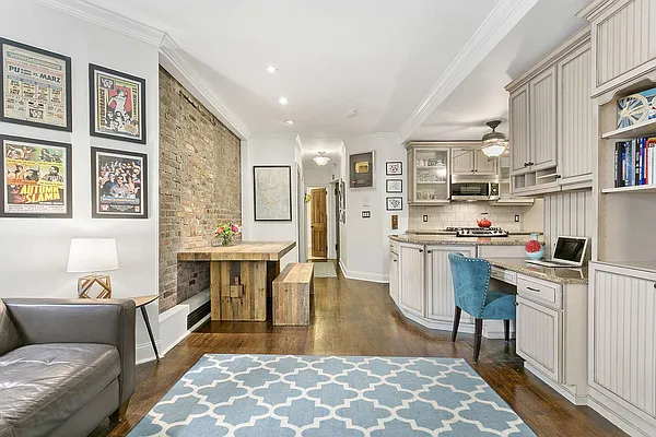 Sold by Compass | media 1