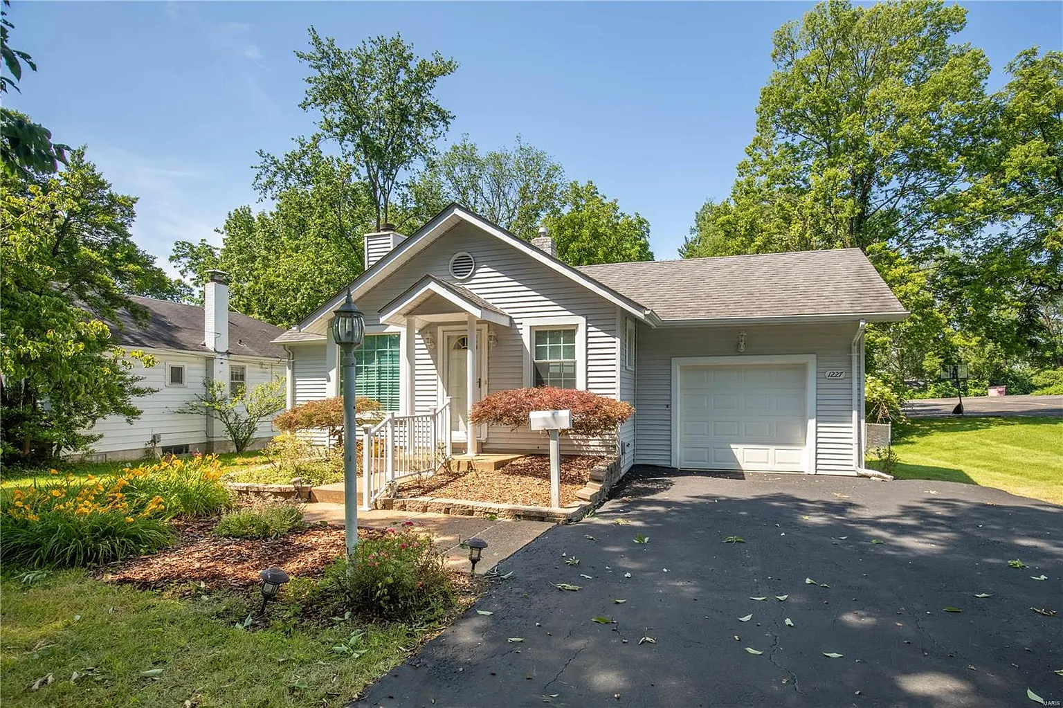 1227 Grant Rd photo 1