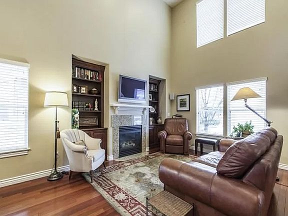 4th image of 8723 S Leafwood Ln