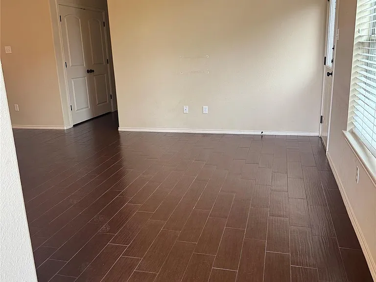1112 Brendon Lee Ln — Photo 5