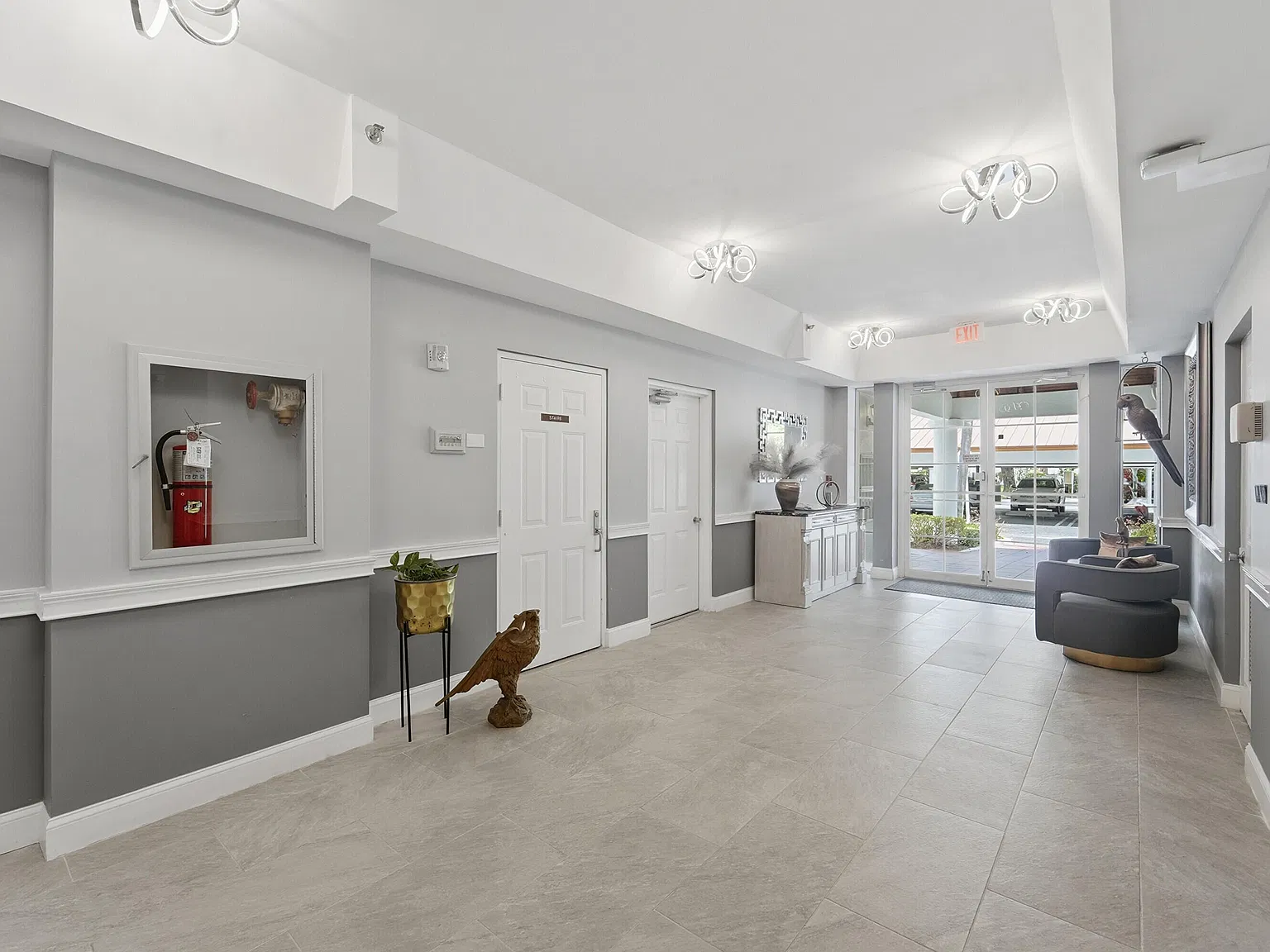 2 bed, 2.5 bath, 2017 sqft, $3,800 — Photo 4