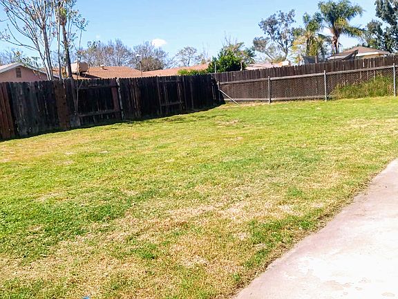 3rd image of 26953 Cypress St