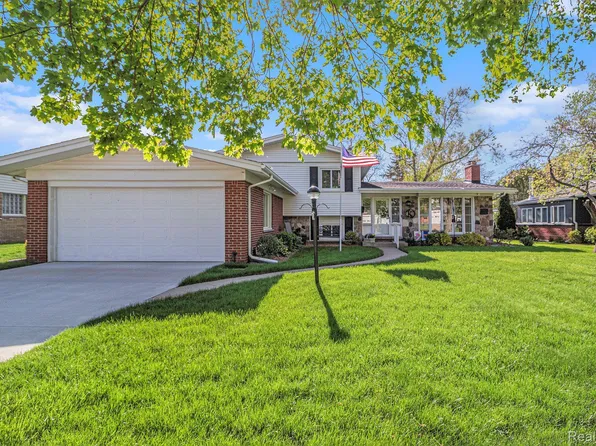1630 Evergreen St, Trenton, MI 48183