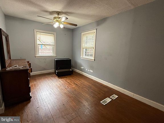 3rd image of 2622 Groveton St