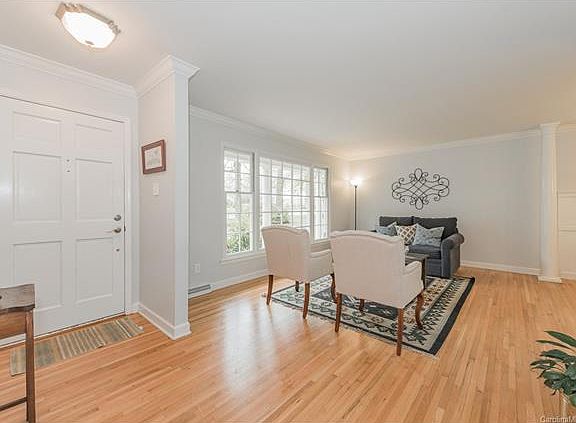3rd image of 1318 Cedarwood Ln