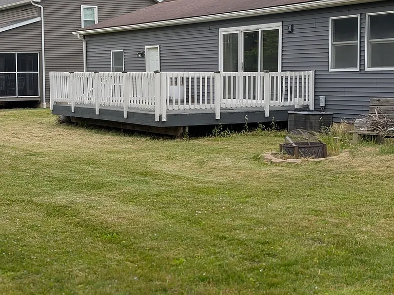 2028 Bull Dr — Photo 2