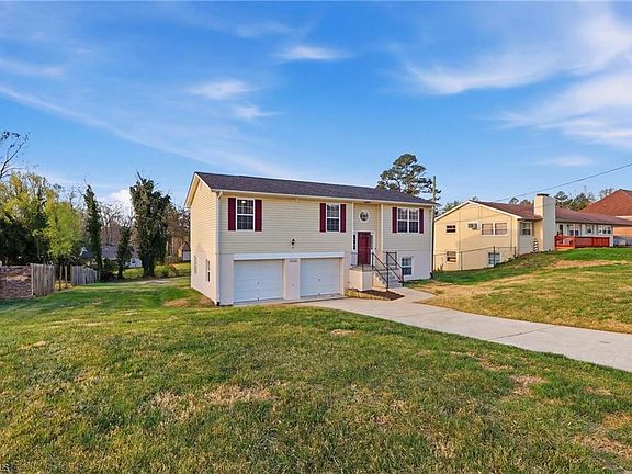 3rd image of 3206 Crestview Dr