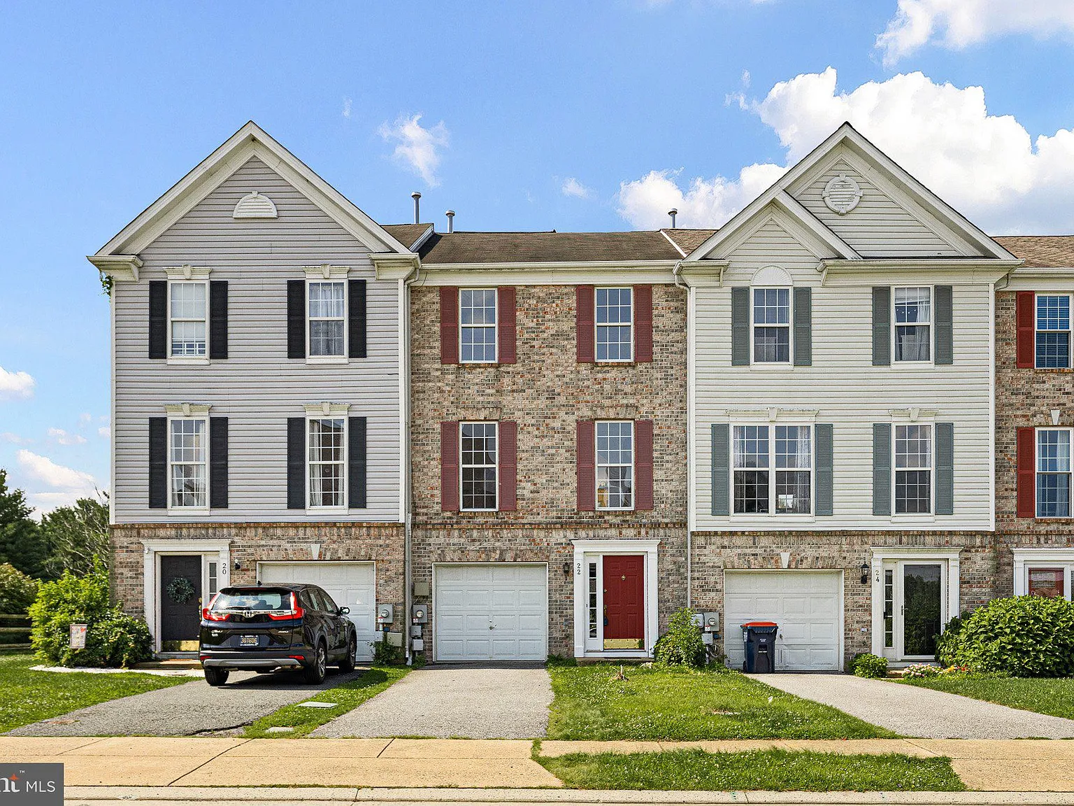 3 bed, 2.5 bath, 2365 sqft, $2,900 — Photo 1