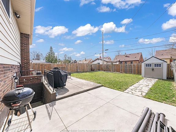 5th image of 1031 Eastlawn Ave