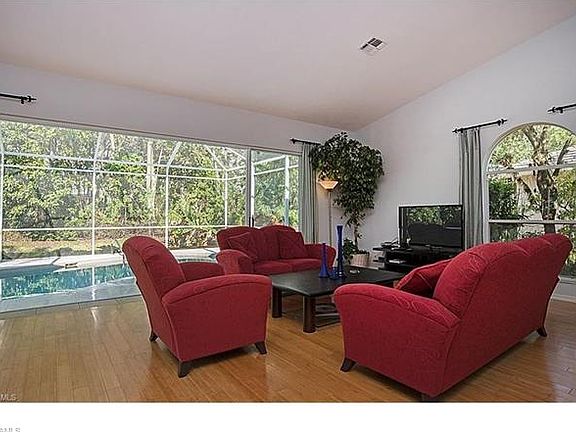 3rd image of 8911 Springwood Ct