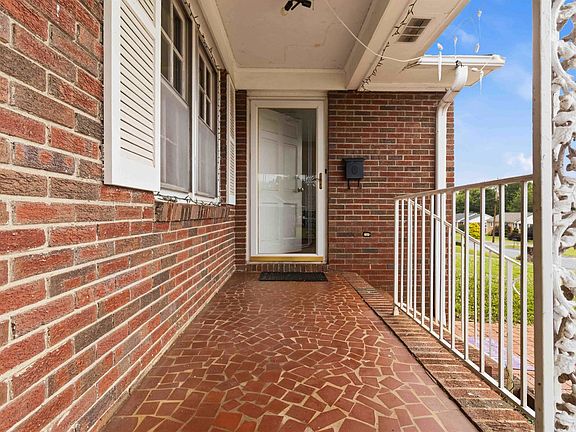 5th image of 186 Stribling Cir