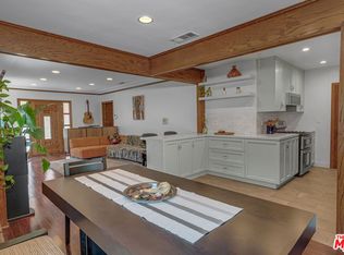 2814 S Holt Ave, Los Angeles, CA 90034