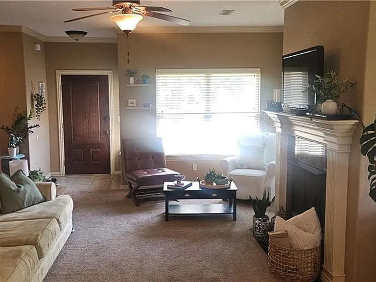 2637 N Sierra Ave — Photo 6