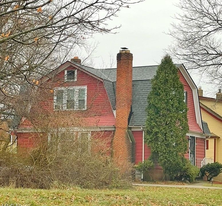 2nd image of 1001 Yellowstone Rd