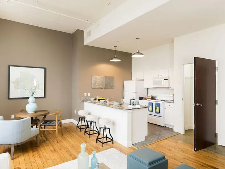 305 DUTTON STREET — Photo 1