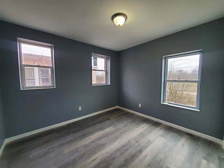 5564 Hebert St #2F — Photo 11