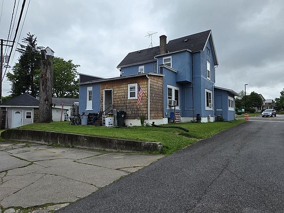 2nd image of 204 N Sandusky St