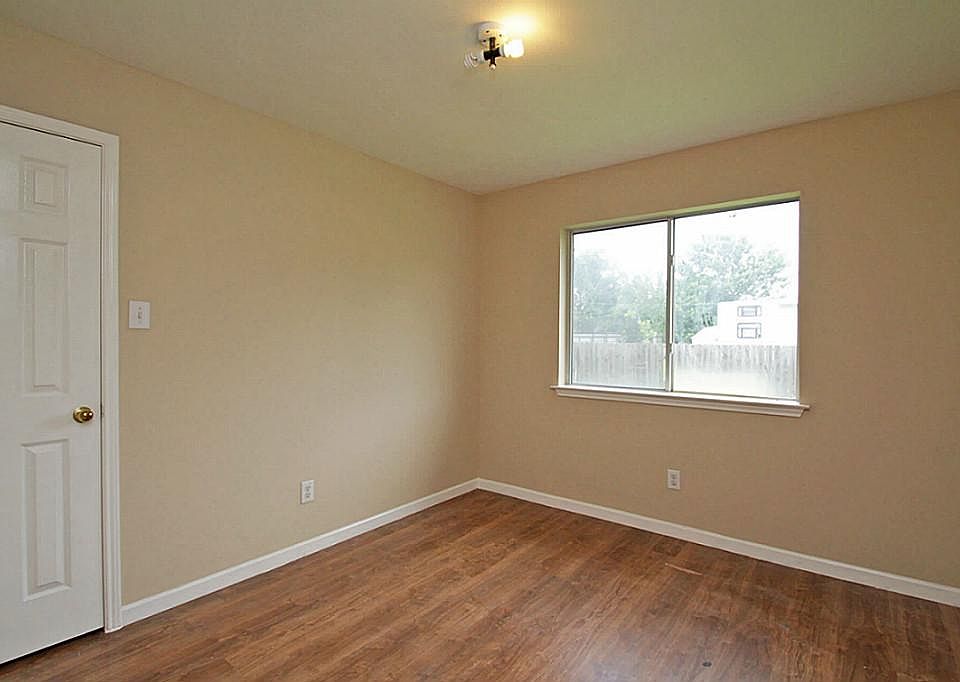 1st image of 6213 Wenlock Dr
