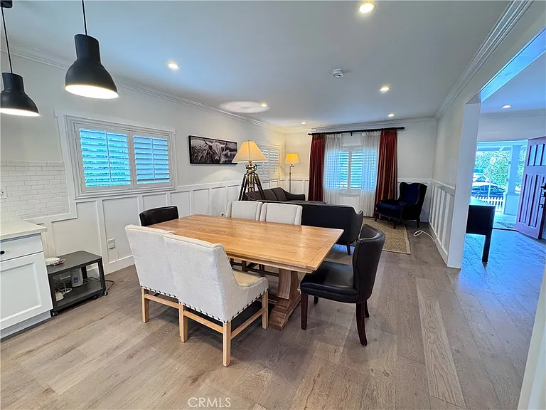 2716 S La Salle Ave — Photo 15