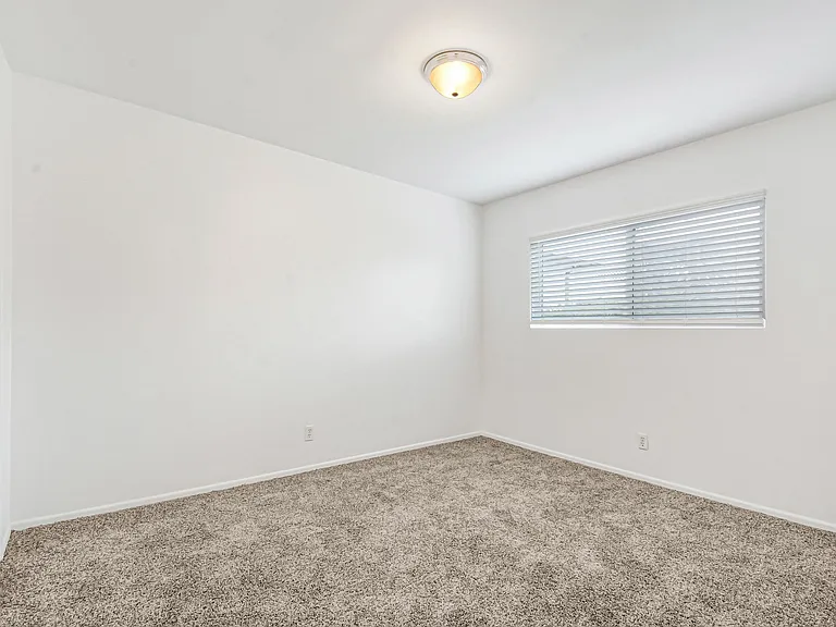 21005 Wood Ave #B — Photo 10