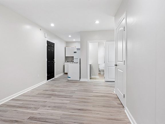 3rd image of 1242 W Airdrie St #3
