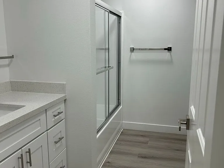 Delong Townhomes — Photo 7