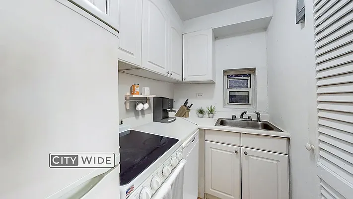 Rented by City Wide Apartments | media 13