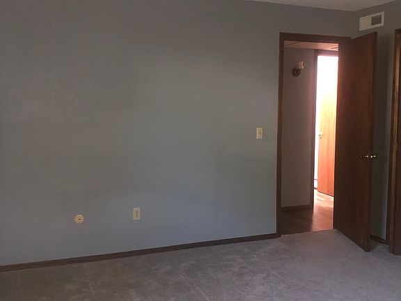 5th image of 3005 S Cliff Ave