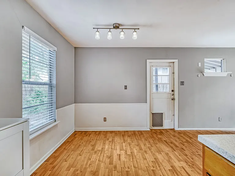 8308 Hathaway Dr — Photo 11
