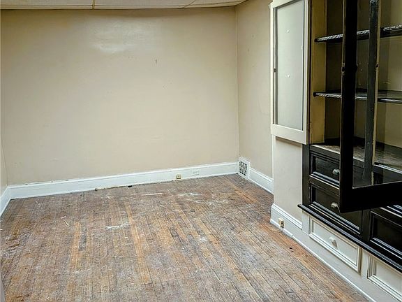 5th image of 2672 E 115th St