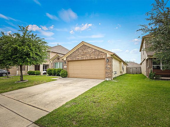 2nd image of 1062 Carolina Wren Cir