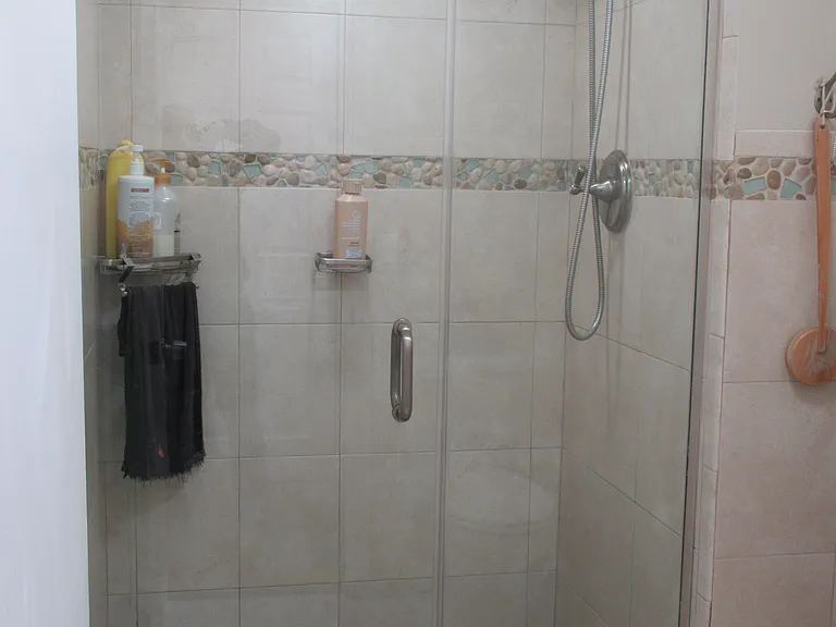 Master Room Bathroom